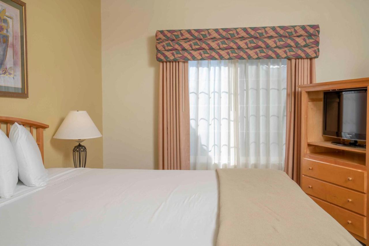Resort Raintree's Cimarron Golf Palm Springs 3*