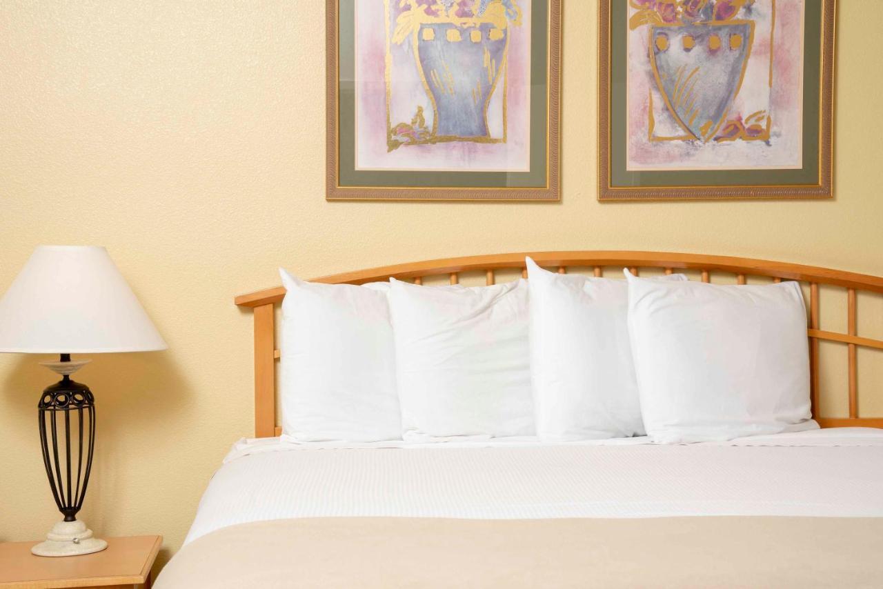 Resort Raintree's Cimarron Golf Palm Springs 3*